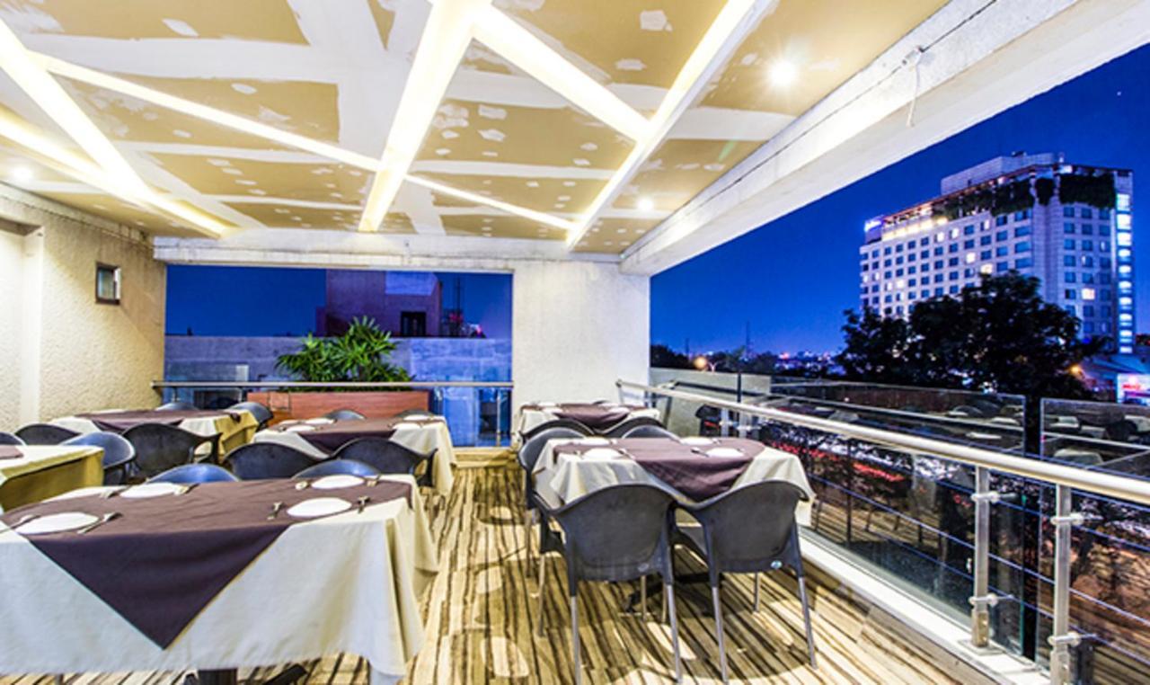 אינדורה Fabhotel Prime Avenue מראה חיצוני תמונה